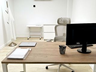 Lloguer Oficina a Josep canpreciòs 12. Alquiler consultorios médicos