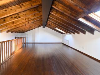 Casa pareada en C/ barcelona 6. Es ven casa adossada a bellver de cerdanya