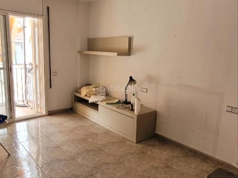 Foto 83a717fa-b87c-4962-b603-eb1d32e9608f. Pis a carrer de marià benlliure 15 a Sistrells Badalona