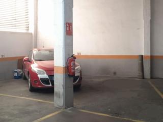 Location Parking voiture à Calle de mossèn jacint verdaguer 43. Plaza doble en zona céntrica, buena ubicación.