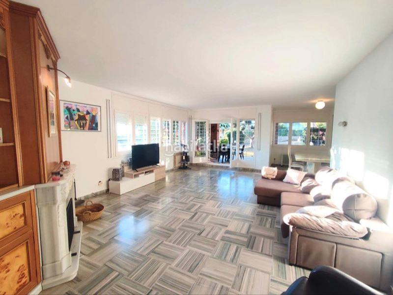 Foto 93062b71-8e81-46ab-9fb1-c4a32d944416. Casa a carrer mercè rodoreda-ms blan 1 a Coma-ruga platja Coma-ruga