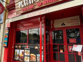 Traspàs Local Comercial a Carrer d anselm clavé 146. Restaurante 4 años funcionamiento frente la playa y a lado del r