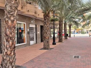 Location Local commercial à Calle jose mira conesa 13. Local en alquiler listo para que tu negocio arranque ya