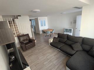 Casa adossada a Calle valencia 4. Adosado unifamiliar reformado