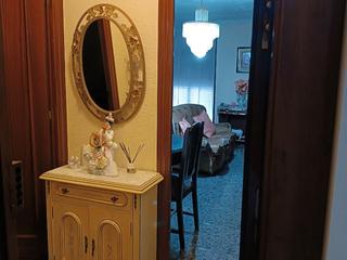 Pis a Carretera marina 71. Se vende piso en buen estado para entrar a vivir.