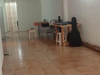 Local commercial à Carrer església 30. Local, loft