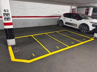 Lloguer Aparcament de moto a Calle de francesc bolòs 8. Plaza moto grande