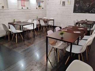 Traspàs Local Comercial a Carrer d'amadeu paltor 25. Restaurante en traspaso