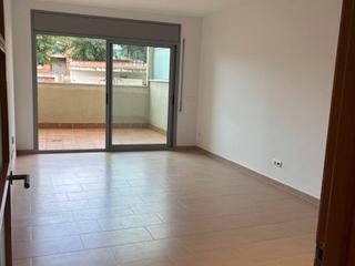Piso en C/joan maragall  18. Fantástico piso+parquing en llançà