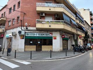 Location Local commercial à Lluis castells 57. Local comercial en alquiler