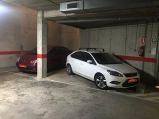 Autoparkplatz in Maria josepa arnall i juan 1. Parking doble fácil acceso