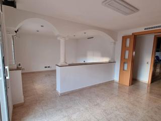 Piso en Carrer de mossèn jacint verdaguer 170. Piso en venta en zona centro