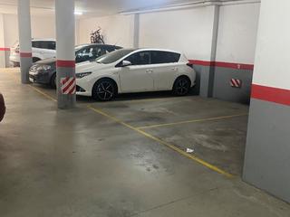 Aparcament cotxe a Carrer major 44. Parking amplio centrico a nivel calle