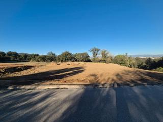 Residential Plot in C/mestral  11. Terreno muy bien ubicado y soleado