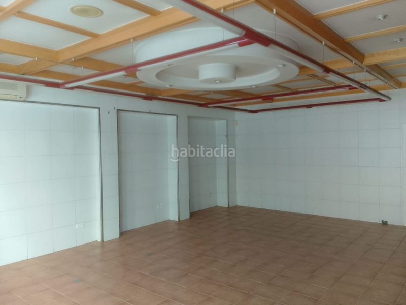 Foto 2ffff6af-1bc1-4f63-9380-a806bbe10980. Alquiler local comercial en calle tarragona 6 calle principal de la senia en Sénia (La)