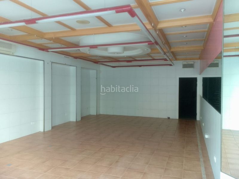 Foto e44c15fa-73a2-45a4-85e3-63f15a376683. Alquiler local comercial en calle tarragona 6 calle principal de la senia en Sénia (La)