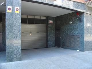 Affitto Posto auto in Carrer doctor klein 166. Alquiler de garaje en  calle dr klein 166