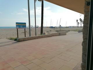 Rent Flat in Carrer tordera 2. Piso en primera linea de mar, acceso directo al paseo, reformado