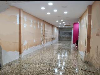 Location Local commercial à Carrer de valència 18. Local pleno centro