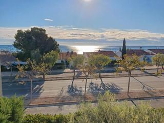 Casa adossada a Passeig de l'arenal 100. Adosado vistas mar en l'hospitalet de 399.000 €