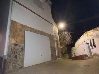 Casa en Calle somontano 18. Exclusiva casa unifamiliar con terraza y vistas privilegiadas en