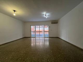 Piso en Pasaje santa rita de casia 1. Piso de 136 m² en 2ª línea de playa con garaje en el centro