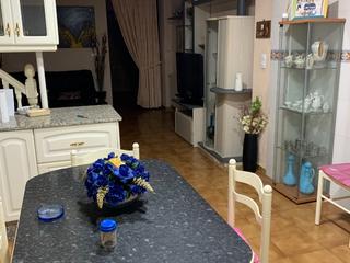 Casa a Esculptor beltrán  36. Casa de dos plantas con entrada a dos calles