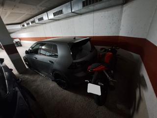 Miete Autoparkplatz in Francesc macia 265. Plaza de parking perfecta para coche + moto