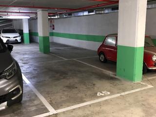 Miete Autoparkplatz in Francesc layret 7. Se alquila plaza para coche mediano en montesa