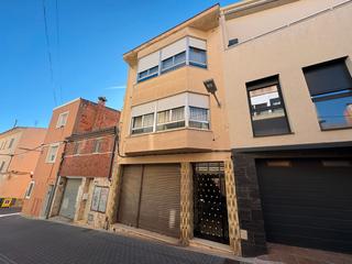 Location Local commercial à Joan miró 12. ¿buscas un local amplio para tu proyecto… y con libertad para ad