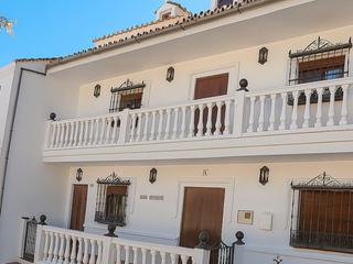 Casa in Calle la tahona 8. Una gran casa de pueblo (2 casas en una sola)