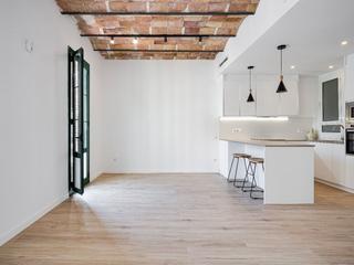 Flat in Carrer de rocafort 66. Piso reformado a estrenar