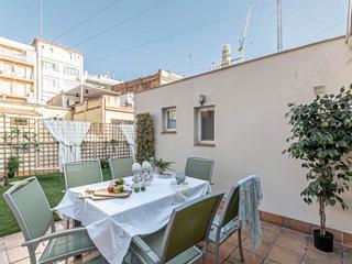 Dachwohnung in Passatge gaiolà 11. Ático dúplex con dos terrazas cerca de la majestuosa sagrada fam