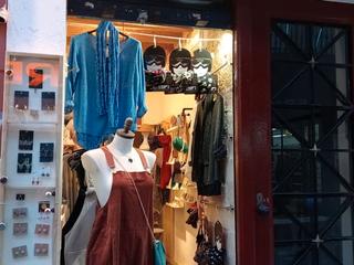 Location Local commercial à Verdi  33. *se traspasa encantadora tienda de moda en pleno corazón del bar