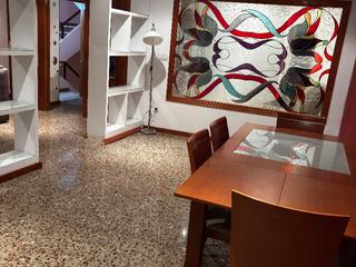 Miete Etagenwohnung in Utxana 33. Comedor muy amplio.