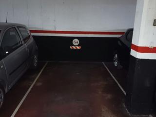 Autoparkplatz in Carrer de la independència 329. Parking en buena zona