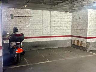 Rent Motorcycle parking in Sant crispí 8. Se alquila plaza de moto en calle sant crispí 8