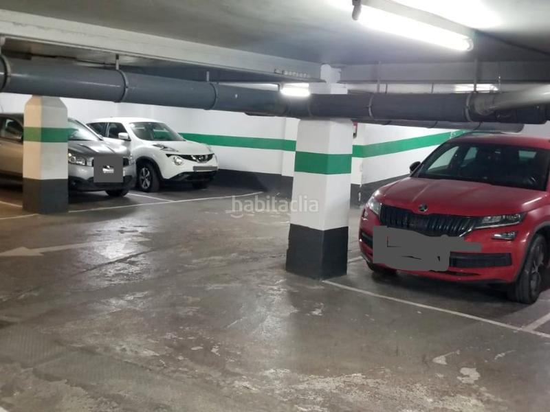 Foto dea754c1-7047-4329-8c8d-540c988892db. Aparcament cotxe a avinguda prat de la riba 57 a Lleida