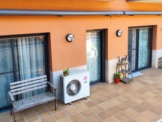 Appartement à Camí ral 37. Planta baja con terraza