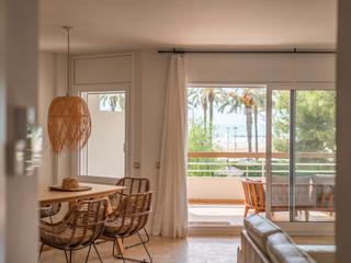 Pis a Roger de lluria 5. Piso único  en primera línea de mar. reformado y pensado para of