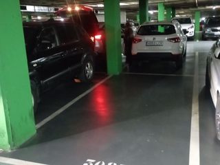 Car parking in Avinguda de catalunya 38