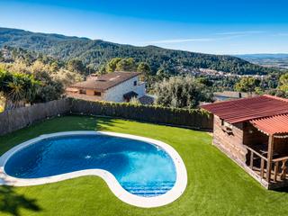 Haus in Avda del taio 98. Casa en venta con piscina y vistas 360 en venta