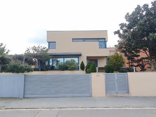 Casa a Lluis llongueras 11. Espectacular casa de alto standing a 4 vientos