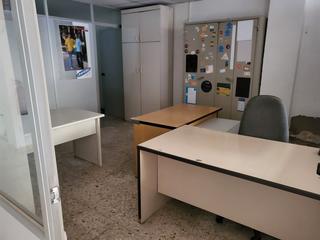 Lloguer Local Comercial a Balmes  42. Local 180 m2