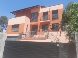 Chalet à Joan miro  2. Chalet en cervello