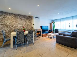 Reihenhaus in Josep carner 6. Vivienda en santa perpetua de mogoda