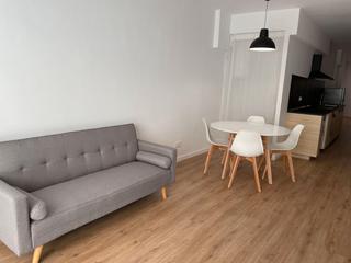 Rent Studio in Riera escuder 51. Estudio reformado muy tranquilo