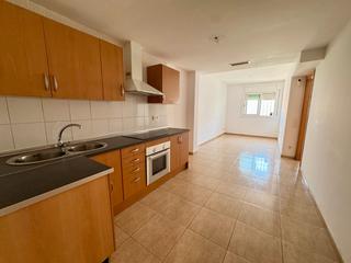 Pis a Travessera 6. Planta baja totalmente reformada en la zona alta de canovelles