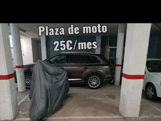 Lloguer Aparcament de moto a Pi i margall 30. Parking para moto en calle pi i margall