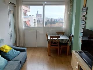 Piso en Plaça de la república 4. Piso alto soleado con balcón para entrar a vivir barri porta